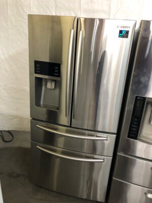 Samsung 24.73 Cu. Ft. French Door 33' Refrigerator RF25HMEDBSR