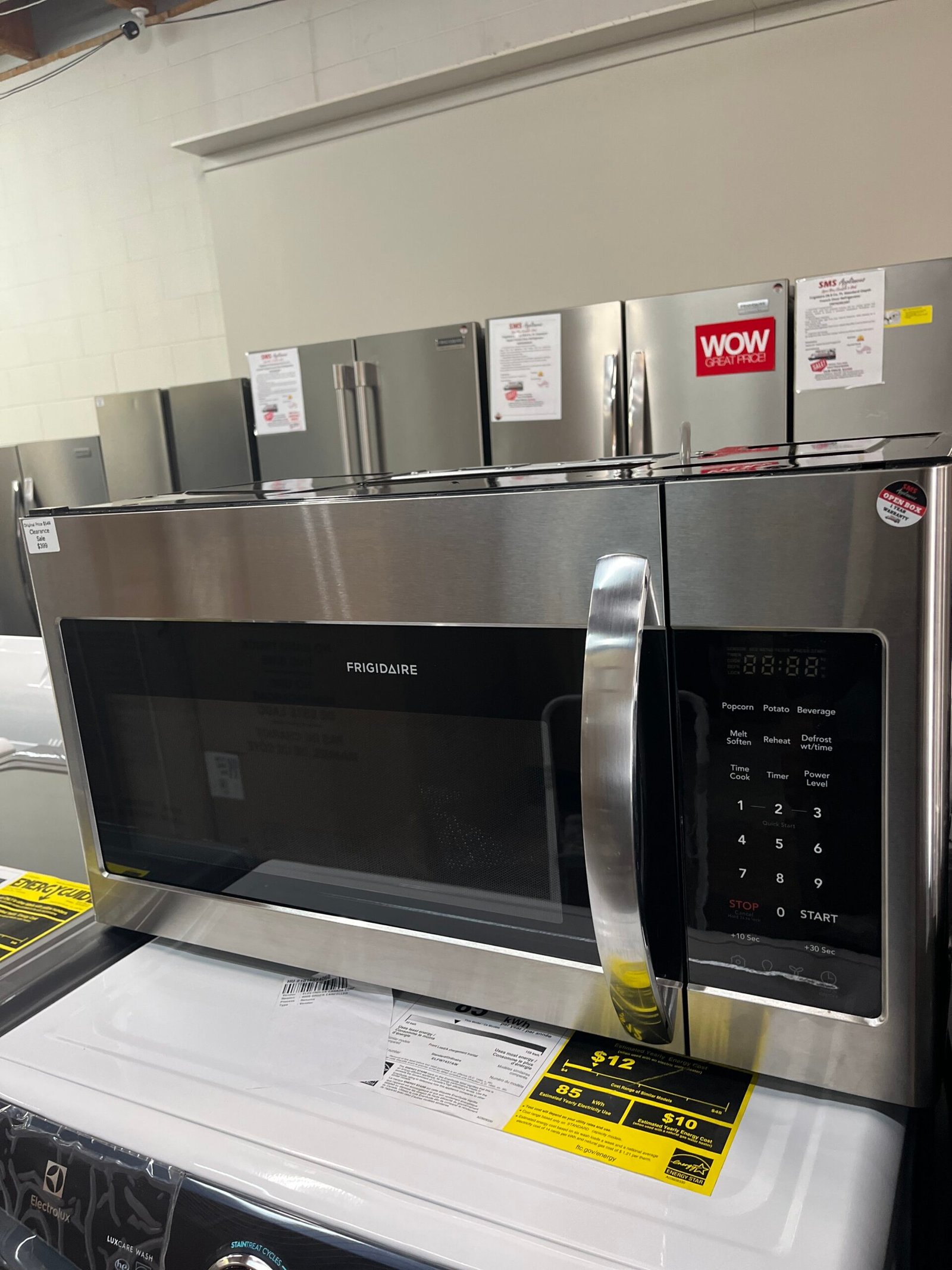 Open-Box-30-Microwave-Frigidaire-FMOS1846BS-3